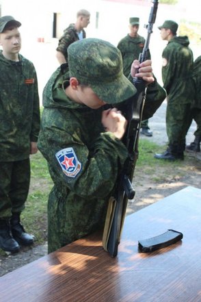 Саратовские «гвардейцы» претендуют на призовые места в спортивных дисциплинах оборонно-спортивного лагеря Приволжья