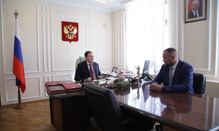 02.09.2025_Виктор Демидов провел встречу с кандидатом на должность
