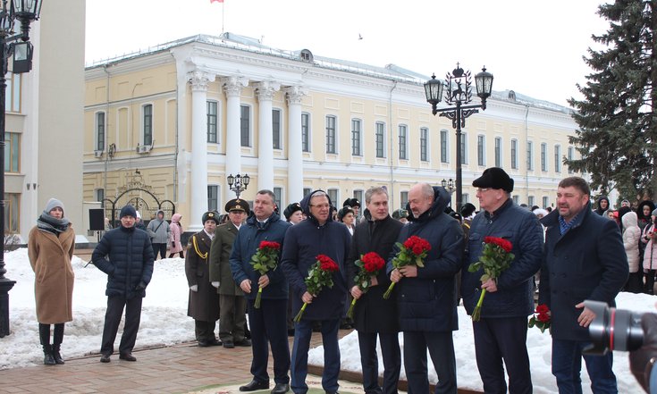 17 февраля в Нижегородском Кремле состоялась торжественная церемония возложения цветов основателю Нижнего Новгорода