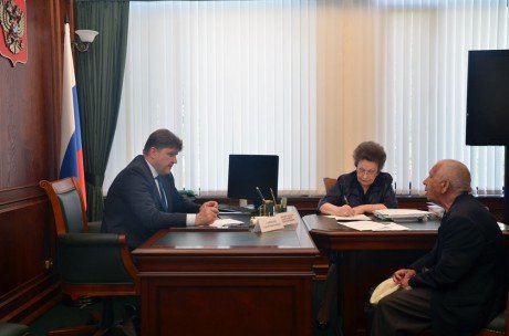 Факты затягивания решения насущных проблем граждан взяты на особый контроль