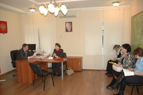 Нужно идти людям навстречу и считаться с их интересами