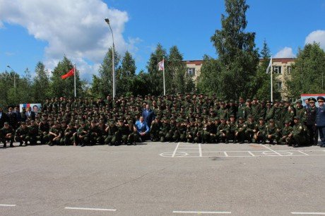 Михаил Бабич принял участие в закрытии 2-й смены лагеря «Гвардеец-1»