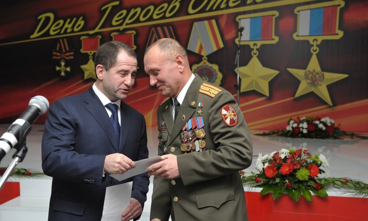 Михаил Бабич поздравил Героев Отечества