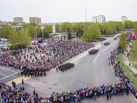 Воспитанники Татарстанского кадетского корпуса ПФО имени Гани Сафиуллина приняли участие в параде