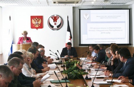 В Удмуртии обсудили ход подготовки к летнему оздоровительному сезону