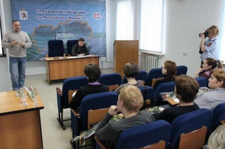 В диалоге органов власти с населением – «живая» подача информации вместо официозности