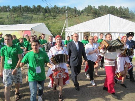 Губернатор Валерий Радаев встретился с участниками делегации Саратовской области