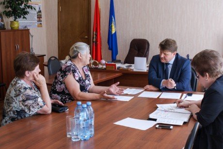 На прием к главному федеральному инспектору пришли жители Сакмарского района