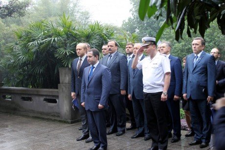 Михаил Бабич почтил память советских добровольцев, погибших в антияпонской войне 