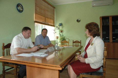 Главный федеральный инспектор по Пензенской области Дмитрий Каденков провел выездной прием граждан в Лунинском районе