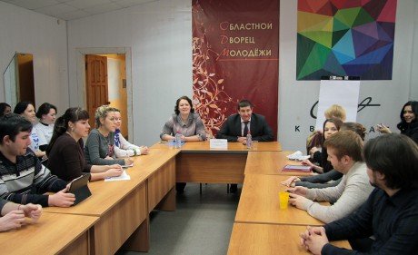 В Кирове слушатели МАГУ обсуждают важные проблемы с представителями органов власти
