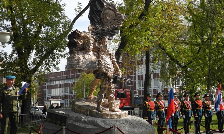 Открытие памятника ВДВ и Маргелову