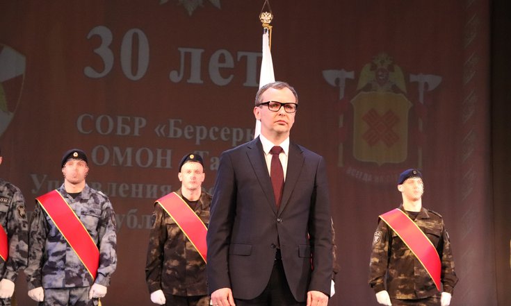 Пресс-релиз Павел Волков поздравил бойцов омон и собр
