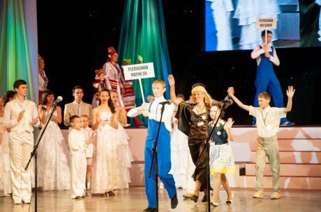 Йошкар-олинская семья Черниковых признана самой спортивной на окружном конкурсе «Успешная семья Приволжья-2015»