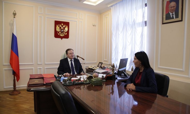 01.10.2025_Рабочая встреча Главного федерального инспектора по РТ с кандидатом, представленным на должность