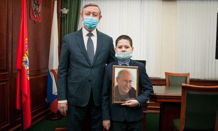Пресс-релиз Школьник из Оренбурга получил портрет с автографом Президента Российской Федерации