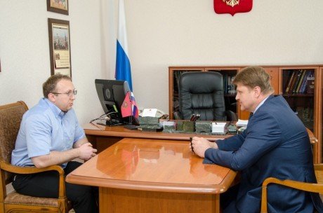 Рабочая встреча главного федерального инспектора с руководителем фракции ЛДПР в Законодательном Собрании области