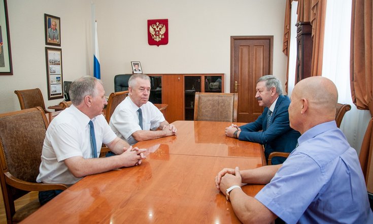 Пресс-релиз Ринат Гильмутдинов провел рабочую встречу с представителями ЦИК России