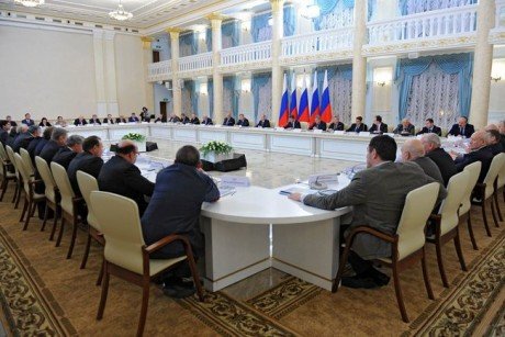 Президент России провел заседание Совета по межконфессиональным отношениям