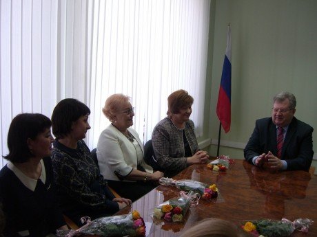 Александр Пыков поздравил женщин с праздником