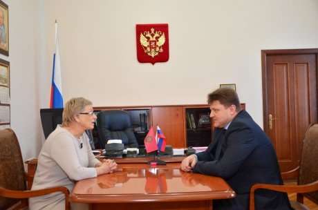 Обсуждены вопросы патриотического воспитания и политической жизни региона